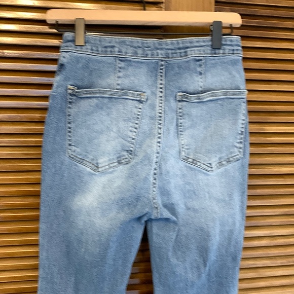 Free People Just Float On flare jeans - Picture 4 of 14